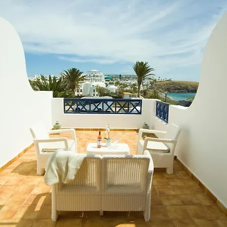Willa Maitri - By Az Playa Blanca (Lanzarote)