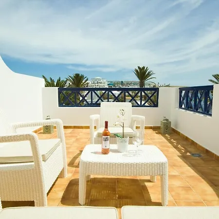 Willa Maitri - By Az Playa Blanca (Lanzarote)